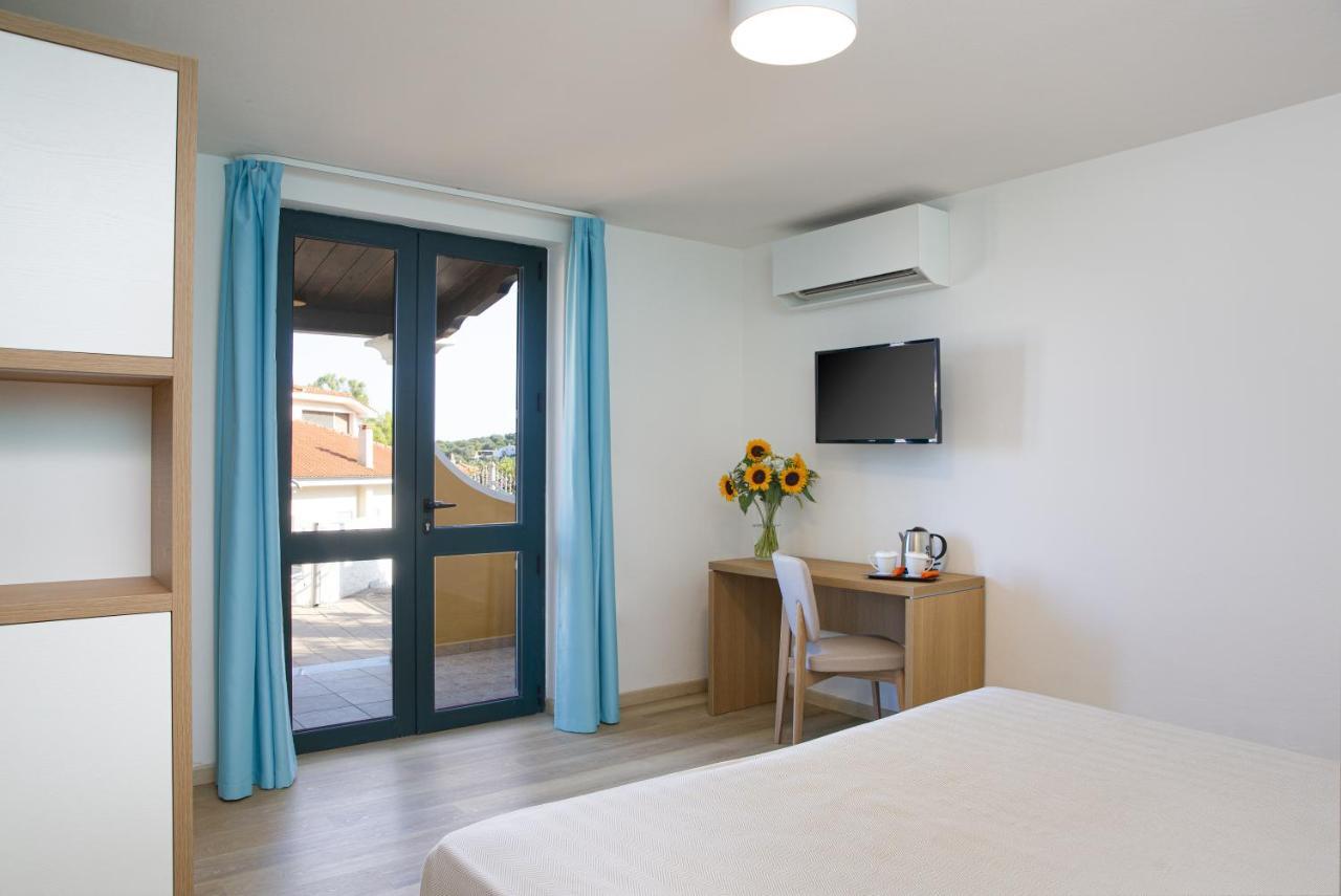 Lu' Hotel Maladroxia Sant'Antìoco Eksteriør billede