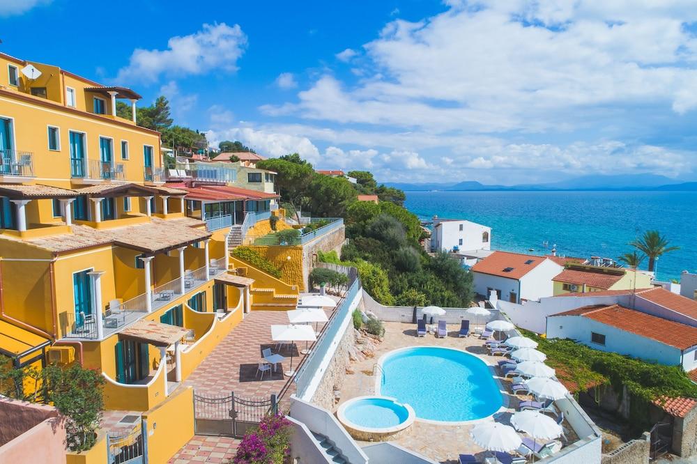 Lu' Hotel Maladroxia Sant'Antìoco Eksteriør billede
