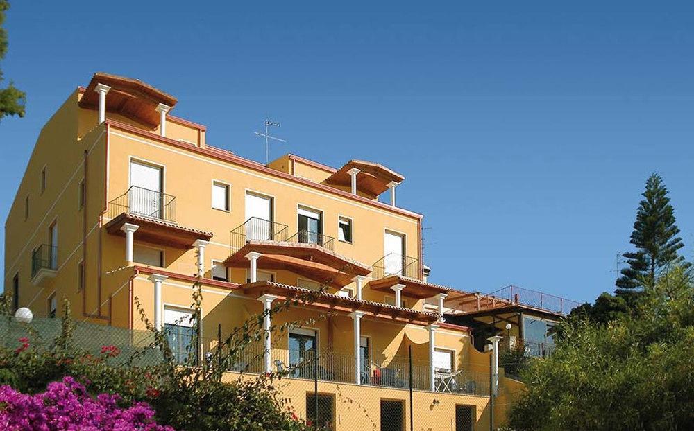 Lu' Hotel Maladroxia Sant'Antìoco Eksteriør billede